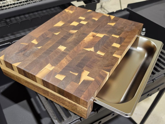 Griešanas dēlis ar paplāti