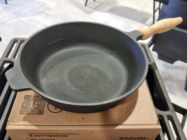 Čuguna panna 240x60mm ar noņemamu rokturi