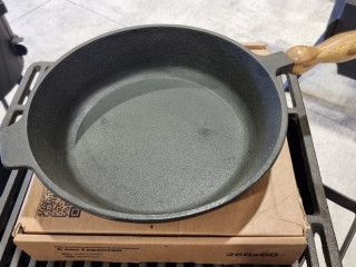 Чугунная сковорода 260х60мм со съёмной ручкой