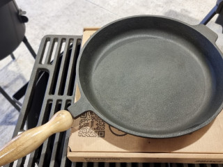 Čuguna panna 280x40mm ar noņemamu rokturi